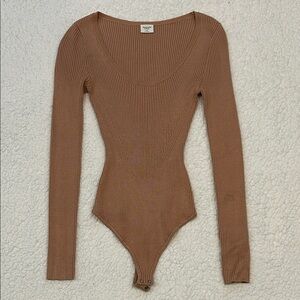 Abercrombie & Fitch Rib Knit Scoop Neck Long Sleeve Bodysuit size XS Light Brown